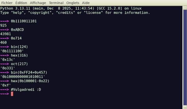 Capture d'écran de l'interpréteur Python dans un terminal GNU/Linux (le terminal Xfce sous Debian, en l'occurrence) montrant quelques lignes de codes totalement inutiles mais c'est pour l'exemple dans lequel le langage interprète automatiquement les séquences commençant par l'un des préfixes sus-mentionnées et fait donc la conversion sans problème. Sont également montrées les fonction « bin », « oct » et « hex », qui permettent de convertir des nombres sous ce format, mais renvoient des chaînes de caractères, et non plus des nombres.