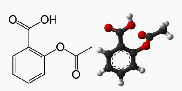 Deux représentation de la molécule d'aspirine, car derrière ces formules chimiques se cachent des atomes ayant une disposition spatiale. Ces deux images viennent de la page Wikipédia sur cette molécule, le premier est une représentation schématique avec des traits entre les lettres représentant les atomes (étant la plus fréquente dans les molécules organiques, la lettre C n'est conventionnellement pas affichée), indiquant les positions des double-liaisons, mais je détaillerai peut-être ça un peu à une autre occasion. L'autre est un modèle moléculaire, donc un agencement de boules avec des couleurs différentes symbolisant les différents atomes (noir pour carbone, rouge pour oxygène et blanc pour hydrogène). J'ai eu l'occasion d'avoir des modèles moléculaires entre les mains quand j'étais môme, et ça fait un bon jeu de constructions même quand on n'a aucune idée de ce que ça représente en vrai (on peut faire des simili-animaux avec).