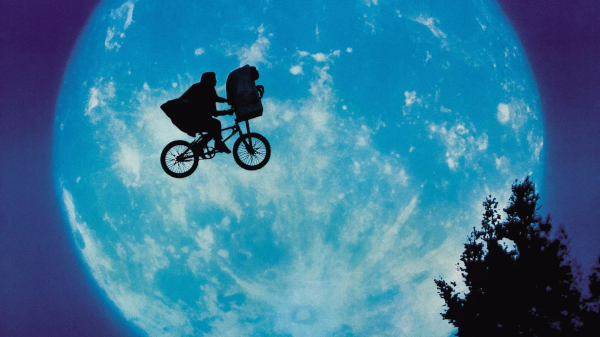 Et pour conclure ce thread, la célèbre image du film E.T. où l'on voit le vélo voler avec une lune un peu trop gigantesque derrière lui. Et pour conclure ce thread, la célèbre image du film E.T. où l'on voit le vélo voler avec une lune un peu trop gigantesque derrière lui.