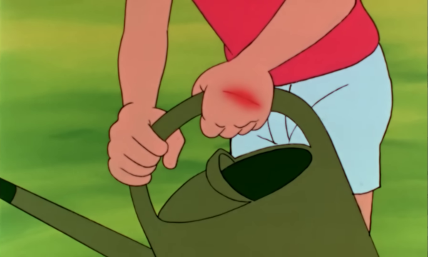 Capture d'écran du dessin animé Il était une fois la vie, plus précisément l'épisode sur la vaccination qui, justement, prend le cas du tétanos comme exemple. On voit ici Petit Pierre, un des enfants de la série, tenir un arrosoir avec une coupure sur la main. Il vient en effet de transplanter un rosier avec son ami Petit Gros (…oui, bon, les noms des persos ne sont pas toujours top), et s'est piqué avec une épine de rose. La bactérie responsable du tétanos (dont le nom scientifique est « Clostridium tetani » mais qui est dans l'épisode désignée par son nom courant de « bacille de Nicolaïer ») se trouvant généralement dans la terre ou sur des objets sales, c'est la transplantation de ce rosier qui contaminera les deux enfants. L'un des deux ayant été malade, et donc absent, le jour de la vaccination dans leur école, on pourra donc suivre l'évolution de la maladie dans les deux cas.