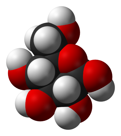 Image d'une molécule de glucose, un sucre, donc une molécule organique. Elle comporte six atomes de carbone, six atomes d'oxygène, et douze atomes d'hydrogène (d'où sa formule chimique, C₆H₁₂O₆). Ces trois éléments chimiques sont très largement utilisés par le vivant, de même que l'azote (conventionnellement représenté par la lettre N), le phosphore (P) et le souffre (S). On regroupe parfois le tout sous l'acronyme « CHNOPS », et ces éléments font partie de ce que l'on cherche à identifier pour estimer l'habitabilité éventuelle d'une exoplanète, par exemple.